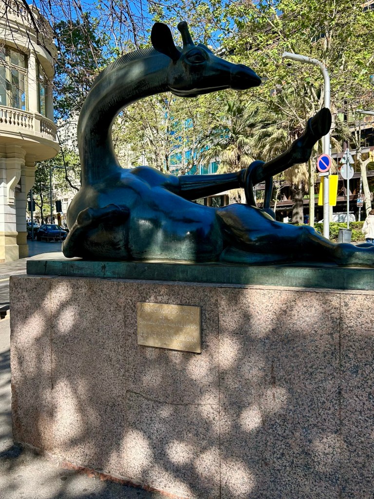 Giraffe statue La Rambla de Catalunya Barcelona
